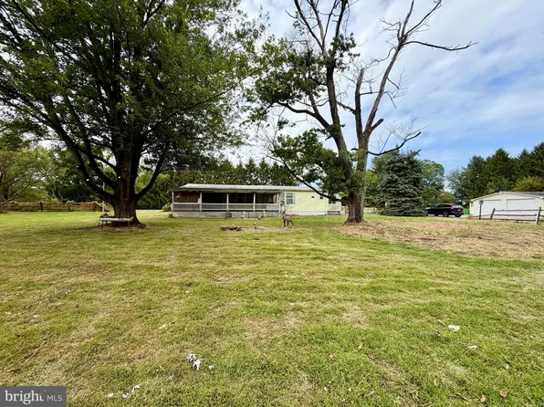 250 Leedy Rd, Spring Grove, PA 17362