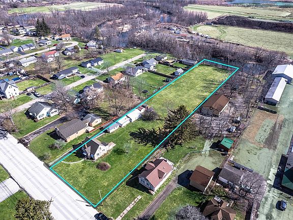 4th image of 1531 Maple Ave