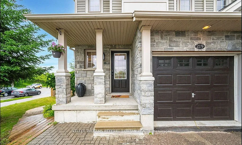 3 bed, $2,449 — Photo 2