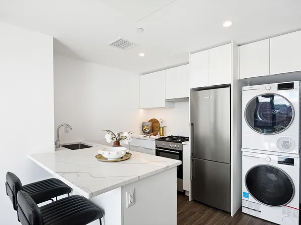 410 West 126th Street image 4 of 10