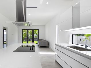 2140 SW 20th St #0, Miami, FL 33145