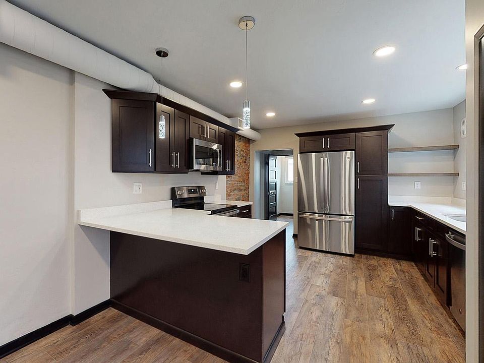 1819 East Carson 3-Bedroom Apartment