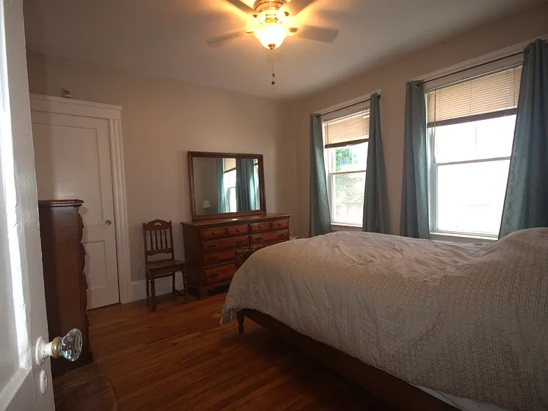 218 Howell St #2 — Photo 7