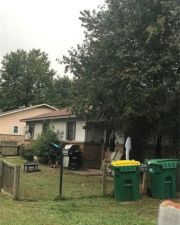 2nd image of 1907 Sycamore Pl