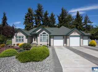 174 Hurricane Ridge Dr, Sequim, WA 98382