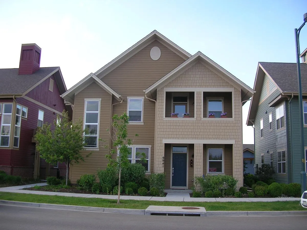 2 bed, 1058 sqft, $2,350 — Photo 1
