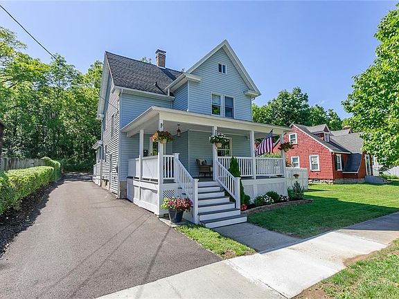 3rd image of 46 Baker Dr