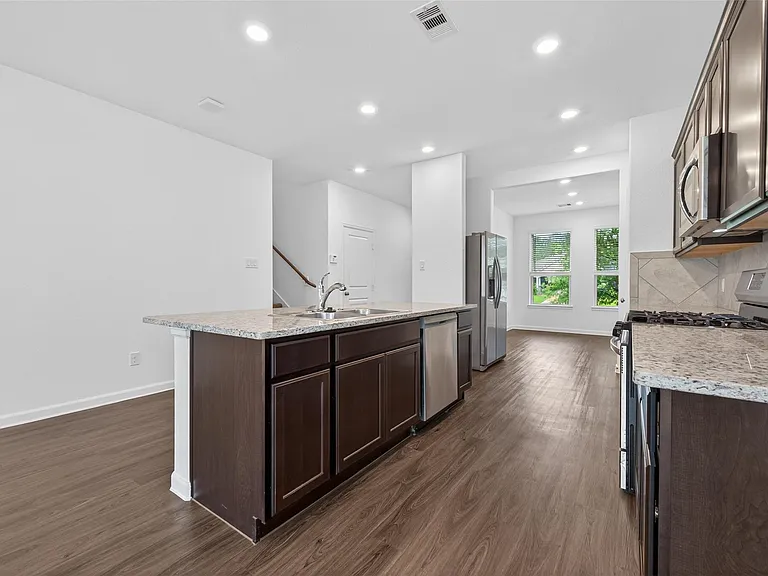 16108 Dockside St — Photo 9