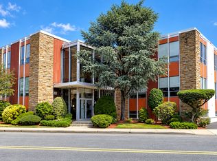 10 Stuyvesant Avenue Union Bch #2, Lyndhurst, NJ 07071