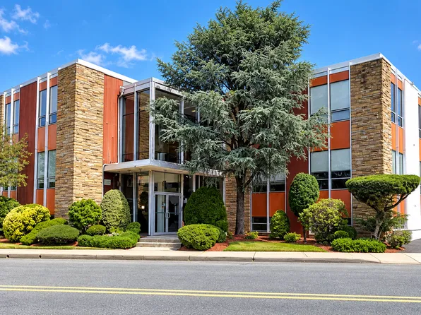 10 Stuyvesant Avenue Union Bch, Lyndhurst, NJ