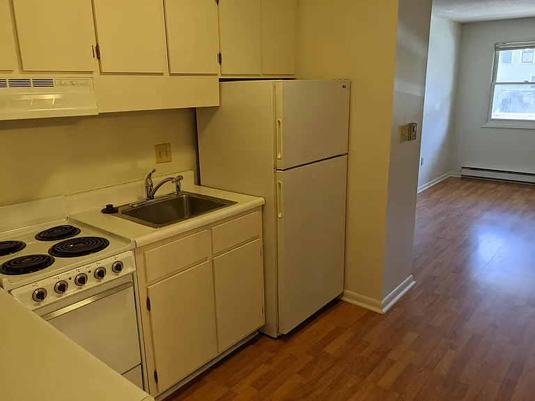 328 College St — Photo 32