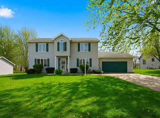 820 Lydia Dr, Warsaw, IN 46582