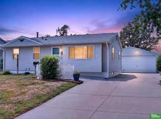 3414 S 121st St, Omaha, NE 68144