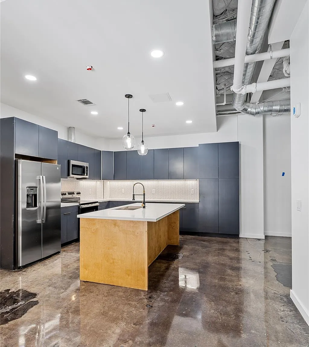 1 bed, 1.0 bath, 953 sqft, $2,150 — Photo 2