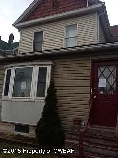 529 E 3rd St photo 1