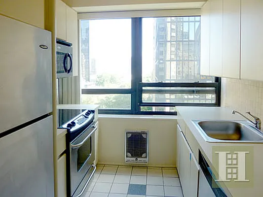 Rented by Halstead Real Estate | media 15