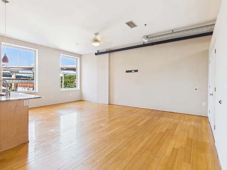 1707 E Main St #1 — Photo 3