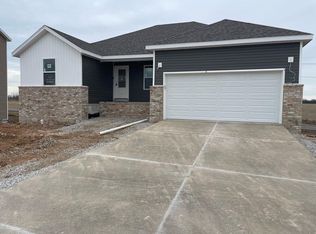 1134 E Perry St, Republic, MO 65738