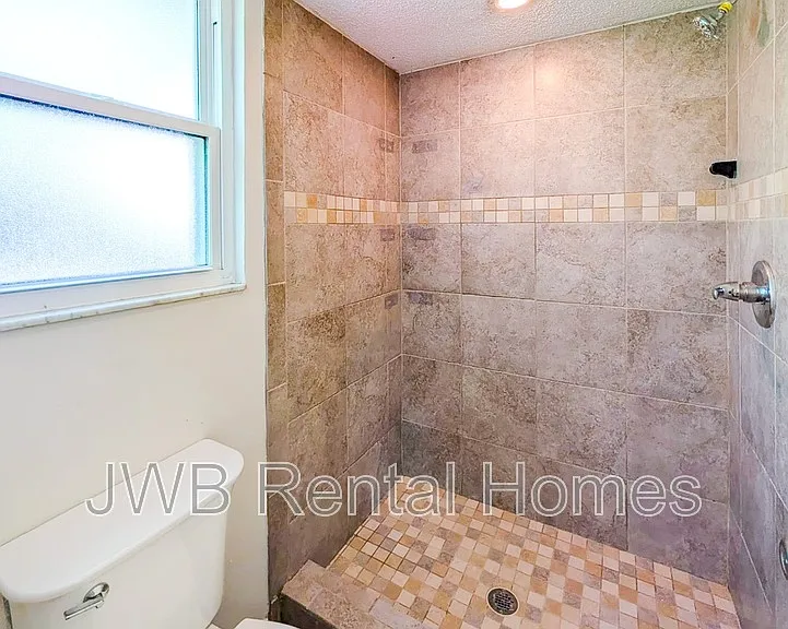 5556 Lofty Pines Cir S — Photo 7