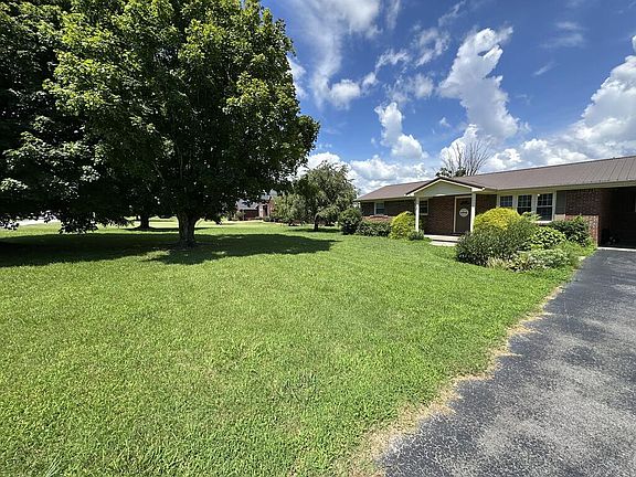 2nd image of 1567 Clemmons Rd