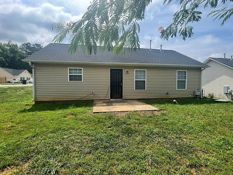 4604 Palm Breeze Ln — Photo 12