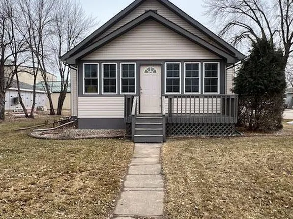 214 1st Ave NW, Mayville, ND 58257