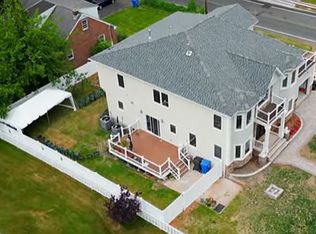 31 Maple Rd, Iselin, NJ 08830