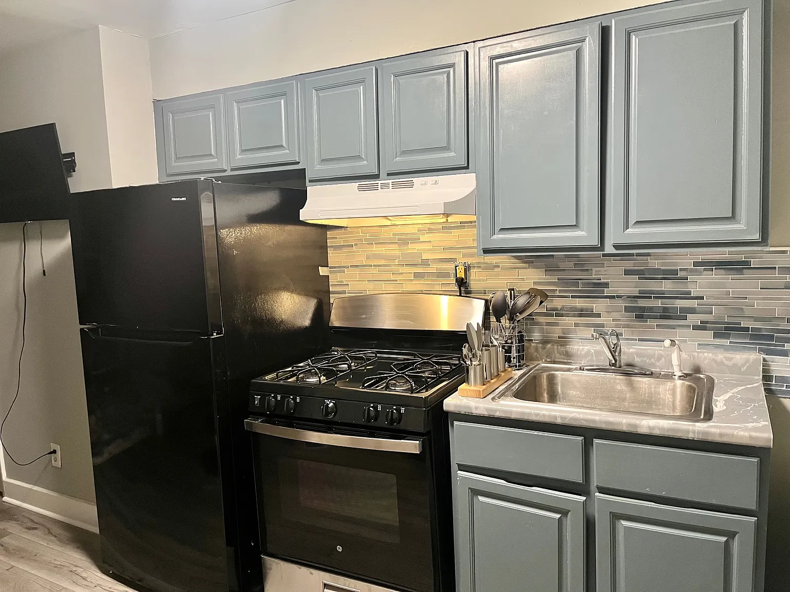 2 bed, 800 sqft, $1,000 — Photo 3