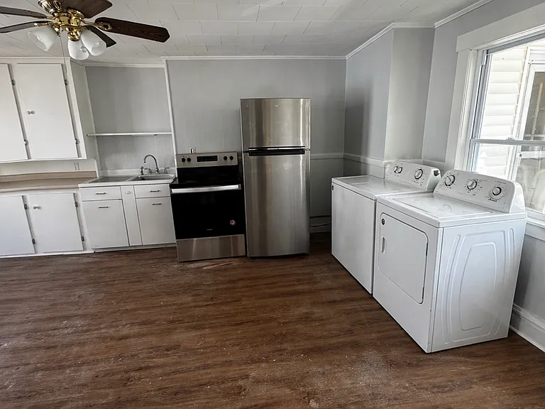 34 Spring St #2 — Photo 2