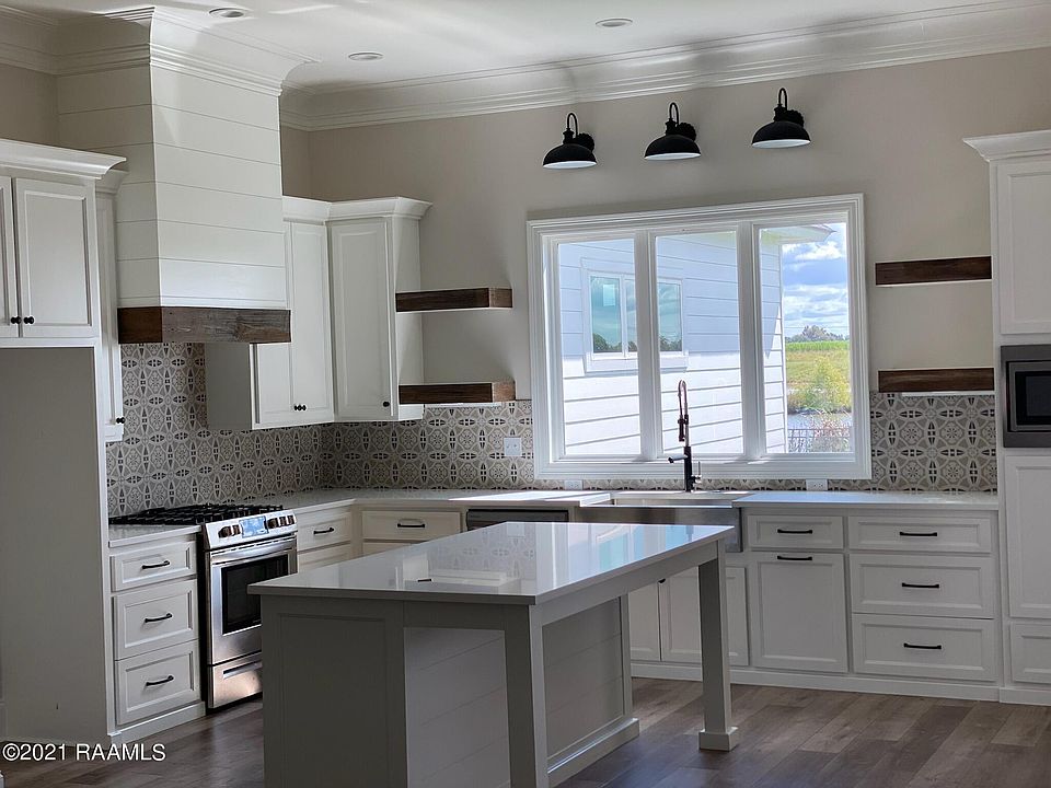 216 Big Lake Run, Youngsville, LA 70592 Zillow