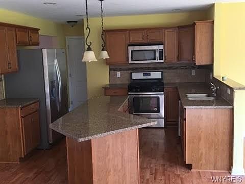 4th image of 1412 Evergreen Dr