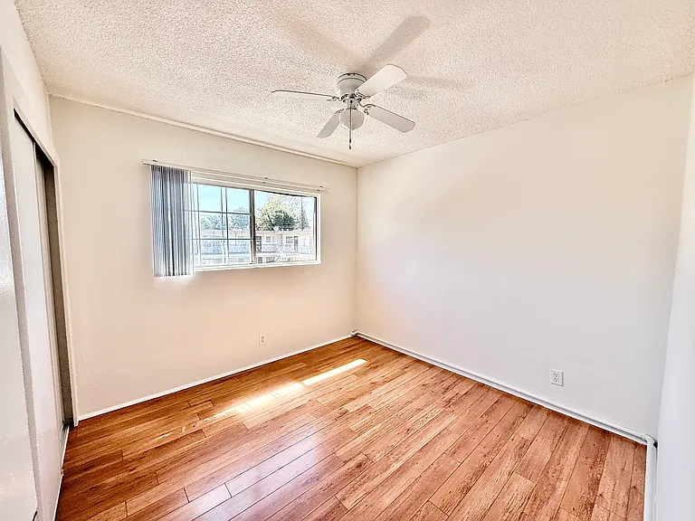 13645 Runnymede St #5 — Photo 17