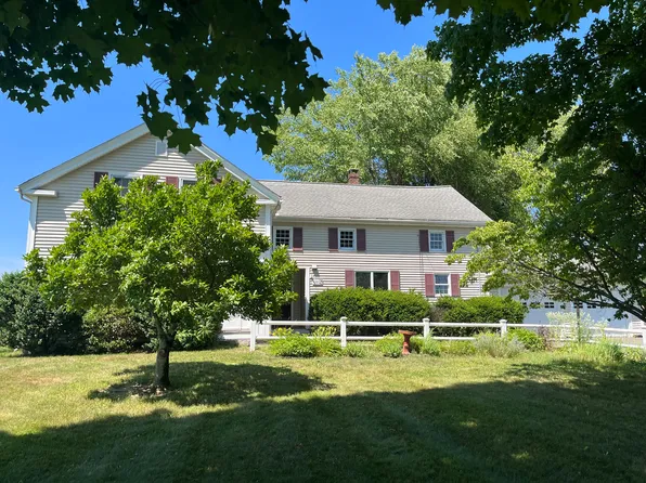 56 Comins Rd, Hadley, MA 01035