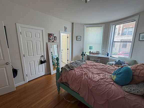 4th image of 3 Sutherland Rd APT 4