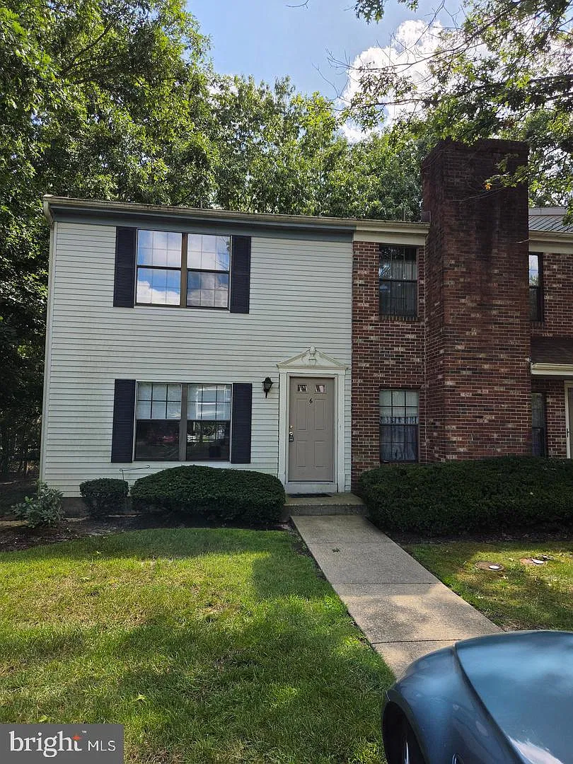 2 bed, 1.5 bath, 1140 sqft, $1,800 — Photo 1