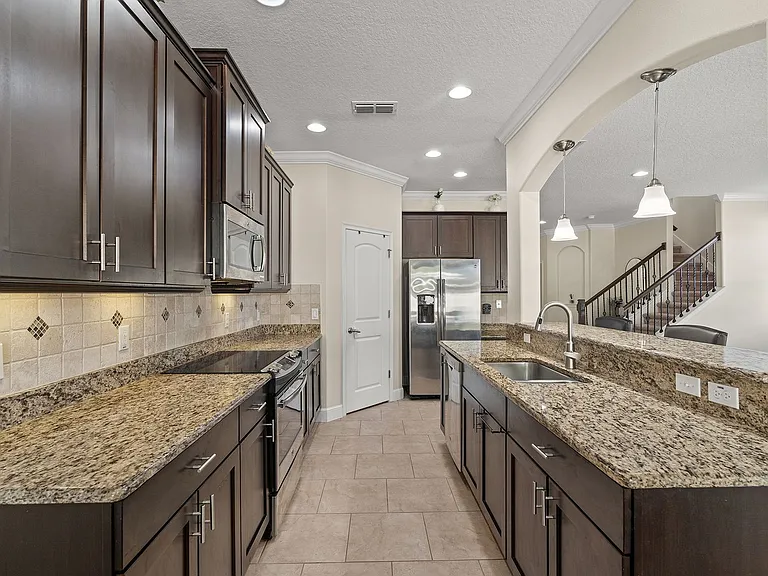5201 Lake Hinden Cv — Photo 2