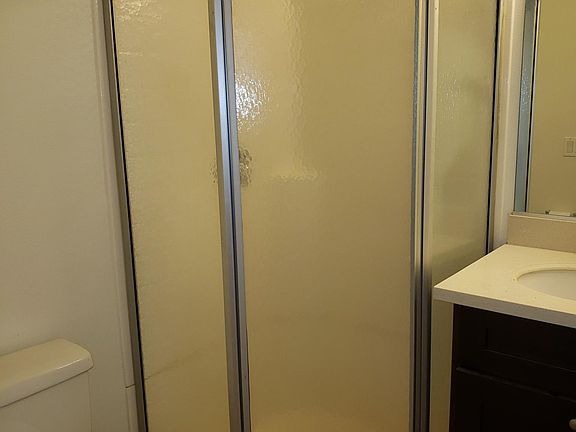 4th image of 555 W Dryden St #2