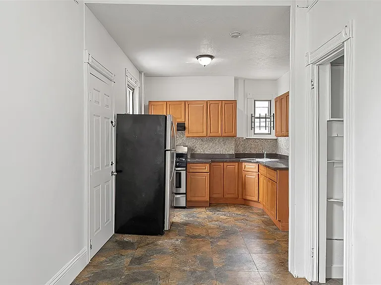 39 Victor St #2 — Photo 9