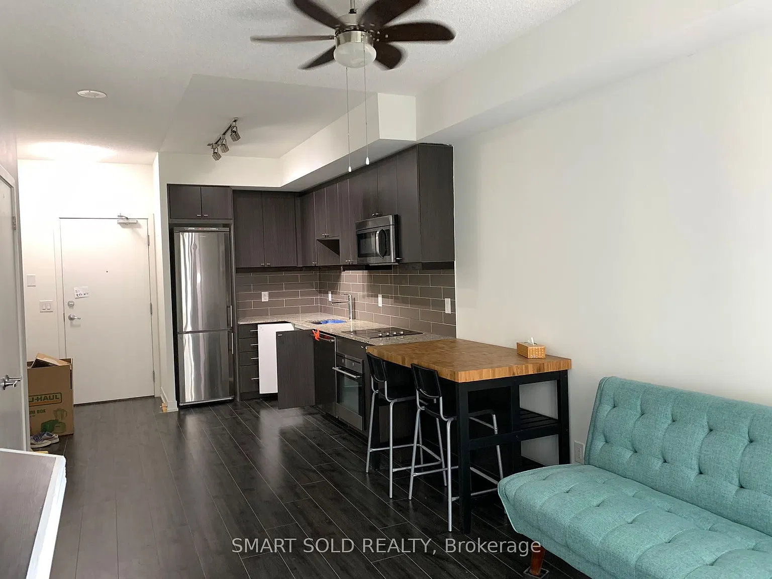 18 Rean Dr — Photo 4