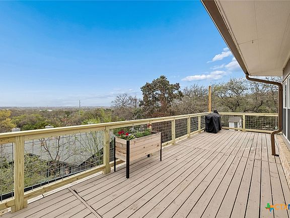 4th image of 677 Floral Ave