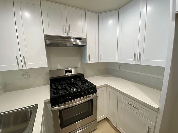 2nd image of 615 W Milford St #211