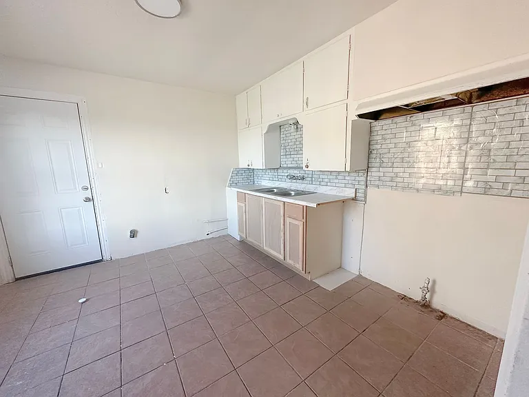 606 N 1st St — Photo 3