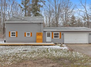 6075 Thirteen Mile Rd NE, Rockford, MI 49341