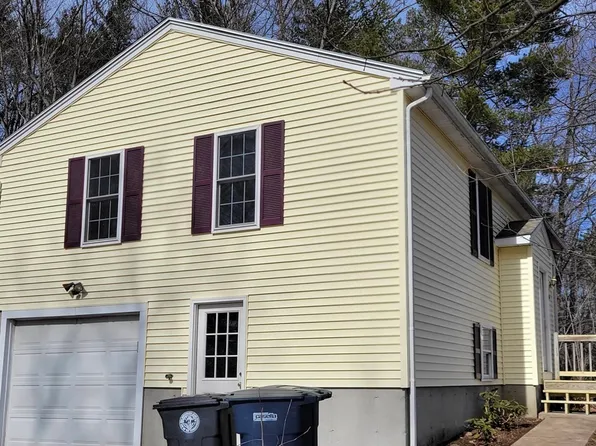 424 Dennison Dr, Southbridge, MA 01550