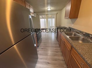 4002 Royal Ave, Eugene, OR 97402