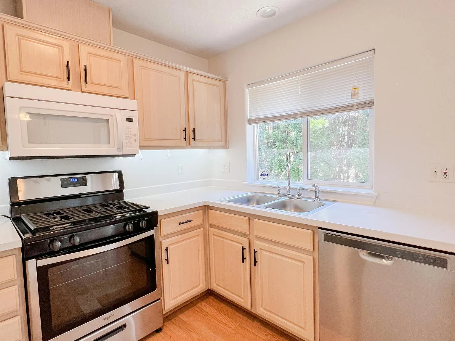 SE 153rd Ave, Portland — Photo 3