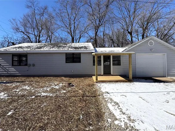 300 W 5th St, Dixon, MO 65459