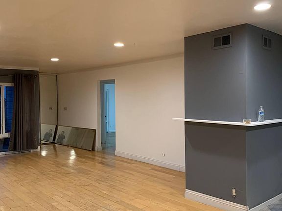 3rd image of 5201 Panama Ave #Penthouse