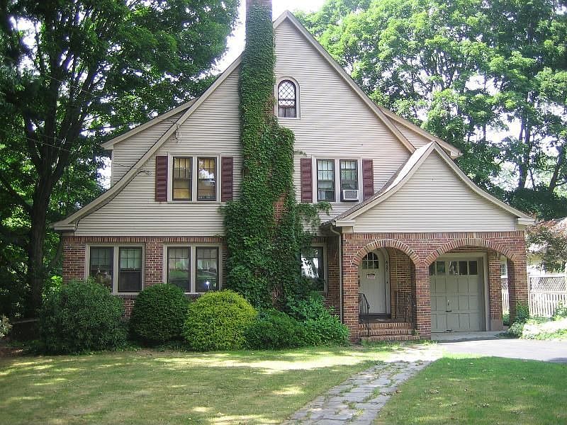 2nd image of 457 E Center St