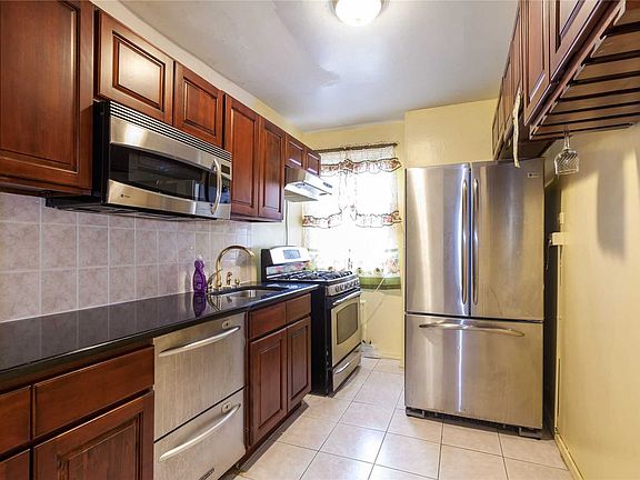 2nd image of 44-25 Macnish St #2G